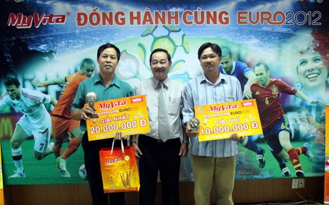 Nguyễn Minh Hoàng đoạt giải nhất cuộc thi cắt phiếu