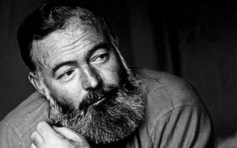 Giã từ vũ khí của Hemingway có 47 kết thúc