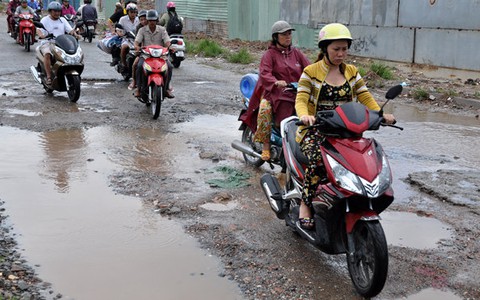 Đường Tạ Quang Bửu tan nát