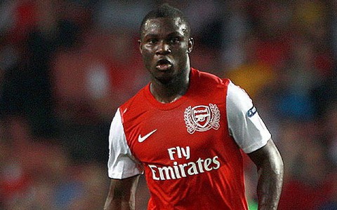 Sao trẻ Arsenal bị phạt vì Twitter