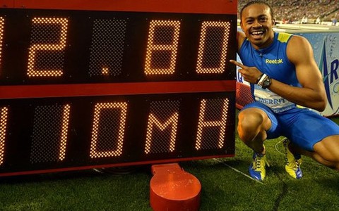 Merritt phá kỷ lục 110m rào nam