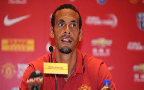 Ferdinand kêu em trai không bắt tay Ashley Cole