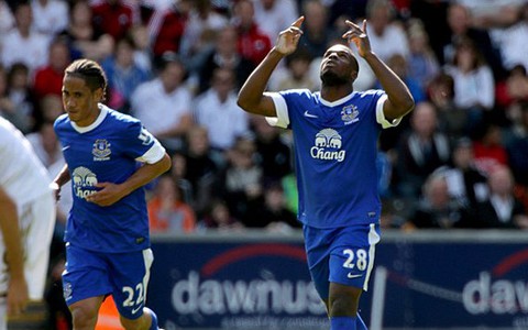 Đại thắng Swansea, Everton vươn lên vị trí thứ 2