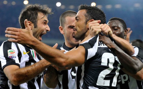 Quagliarella tỏa sáng, Juve toàn thắng