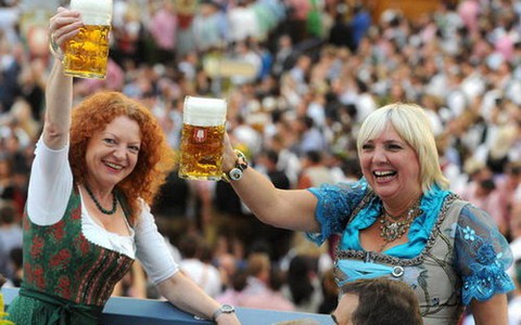 Gần 6 triệu khách tràn ngập lễ hội bia Oktoberfest 2012
