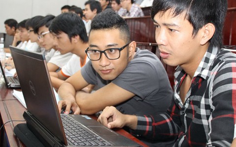 Nên giám sát quá trình đào tạo