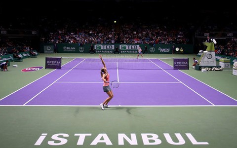 Sharapova và Serena giành quyền vào bán kết
