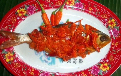 Cá muối chua ngày mưa lũ