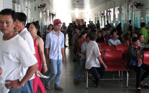 Nhiều bệnh viện rỗng ruột