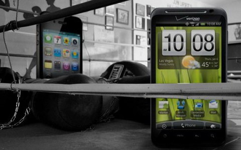 Apple và HTC ngừng kiện tụng trong 10 năm