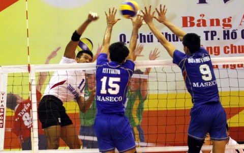 Chủ nhà bại trận chóng vánh