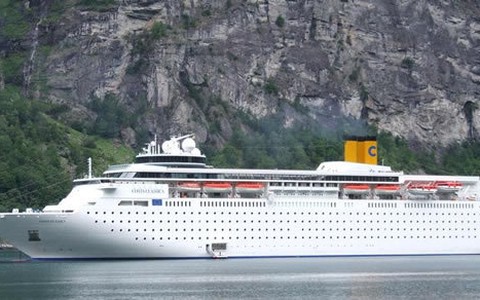 2.100 khách tàu Costa Victoria đi xuyên Việt