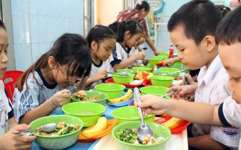 Nở rộ dịch vụ giữ trẻ