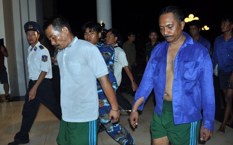 Bắt gọn 11 cướp biển