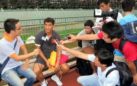 Văn Phong, Nguyên Sa chia tay vòng đấu bảng