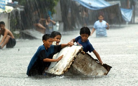 Bão Bopha đổ bộ Philippines với sức gió 210km/g