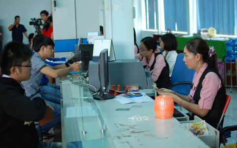 Hơn 1.000 lượt người đến ga nhận vé tàu tết