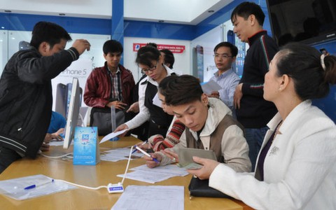 iPhone 5 chính hãng: ngày đầu đã hết hàng?