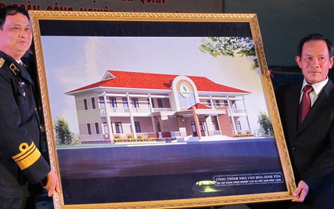 Bàn giao nhà văn hóa đa năng trên đảo Sinh Tồn