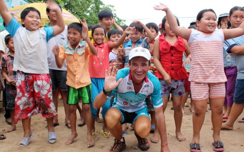 Pat Farmer: "Tôi khâm phục nụ cười Việt Nam"