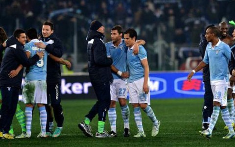 Bị Lazio loại, HLV Conte vẫn khen cầu thủ nhà