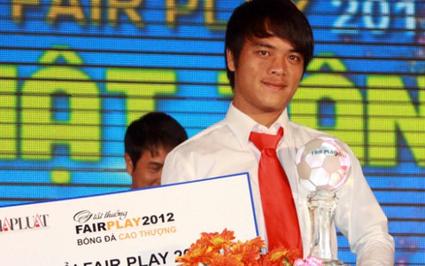Tôn vinh cầu thủ Võ Nhật Tân