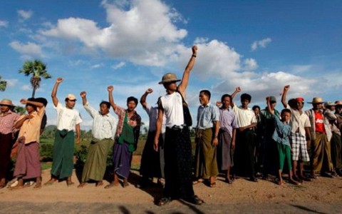Myanmar bỏ luật cấm người dân tụ tập