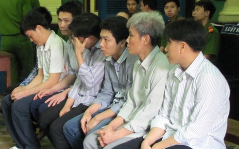 Băng nhóm dàn cảnh đụng xe, móc túi lãnh án
