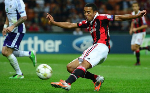Fulham mua Emanuelson, Bastos về Schalke