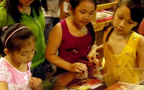 Bán gần 58.000 bản sách sau 7 ngày
