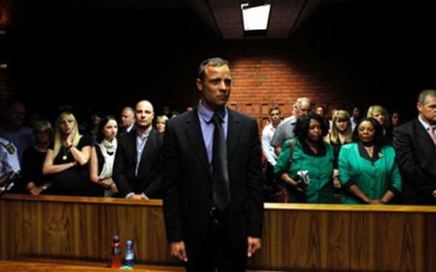 Pistorius thừa nhận đã bắn bạn gái