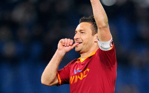 Totti, chân sút vĩ đại thứ 2 tại Serie A