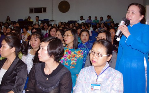Lãnh đạo TP.HCM đối thoại với nữ CNVC - LĐ