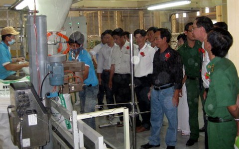 TP.HCM khánh thành nhà máy thức ăn chăn nuôi