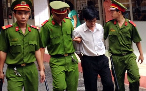 Đâm chết em trai, lãnh án chung thân