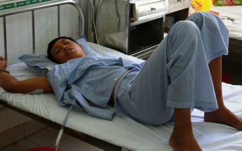 Trói tay nạn nhân cướp tài sản, bị nạn nhân đâm thủng ngực
