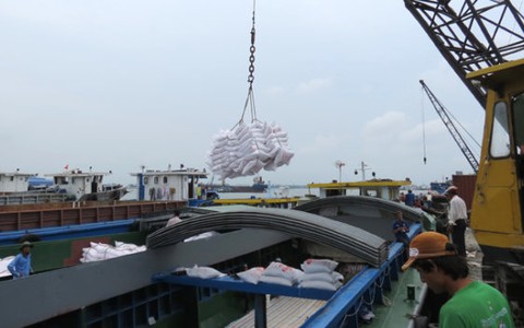 Lắm cảng nhưng chẳng có hàng
