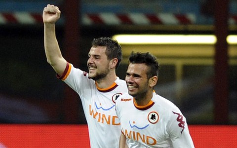 Loại Inter, AS Roma vào chung kết gặp Lazio