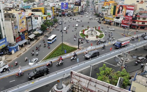 TP.HCM thông xe cầu vượt Lăng Cha Cả
