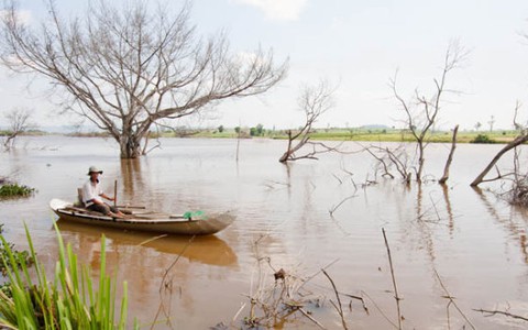 Làm thủy điện, đừng đặt người dân trước rủi ro