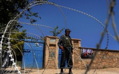 Taliban đánh bom xe, 8 cảnh sát Afghanistan thiệt mạng