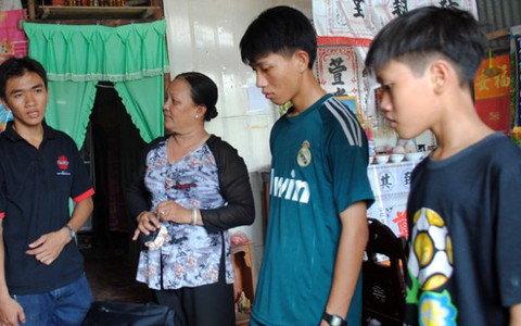 Khổ vì thoát nghèo: Chính sách bất cập, cán bộ xa dân