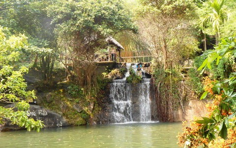 Bềnh bồng suối Hoa