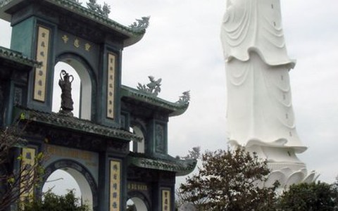 Lên Sơn Trà lễ Phật