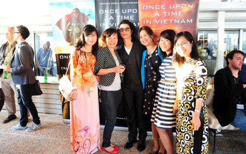 Áo dài Việt tha thướt tại Cannes 2013