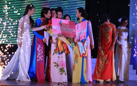 Thanh Loan đăng quang Duyên dáng sinh viên ĐHQG TP.HCM