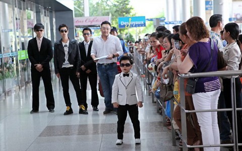 "Psy nhí" gốc Việt trở lại Việt Nam