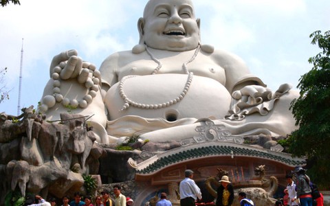 Tượng Phật trên núi lớn nhất châu Á