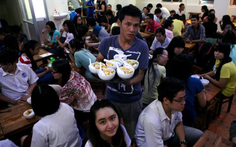 Ra ngõ gặp... chè khúc bạch