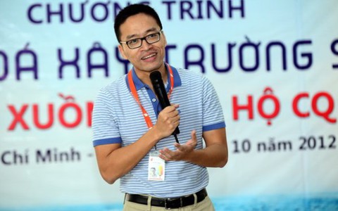 Bắc cầu yêu thương đến những người lính đảo